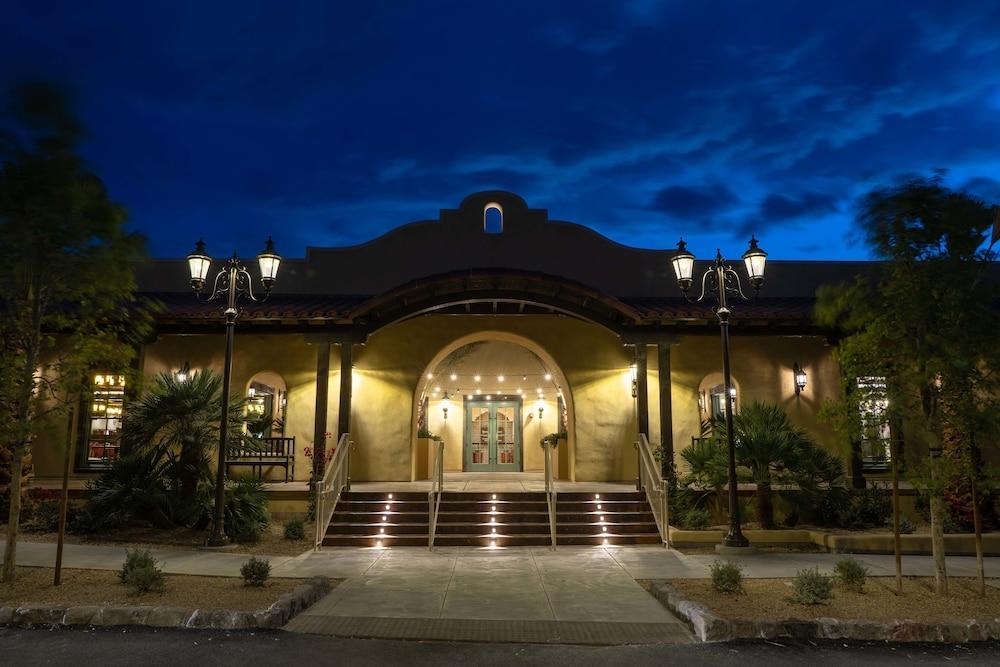 The Inn At Indian Village Екстериор снимка The entrance to the San Tan Valley town hall