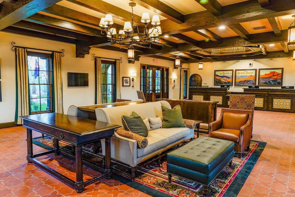 The Inn At Indian Village Екстериор снимка The lobby of the Santa Fe Opera