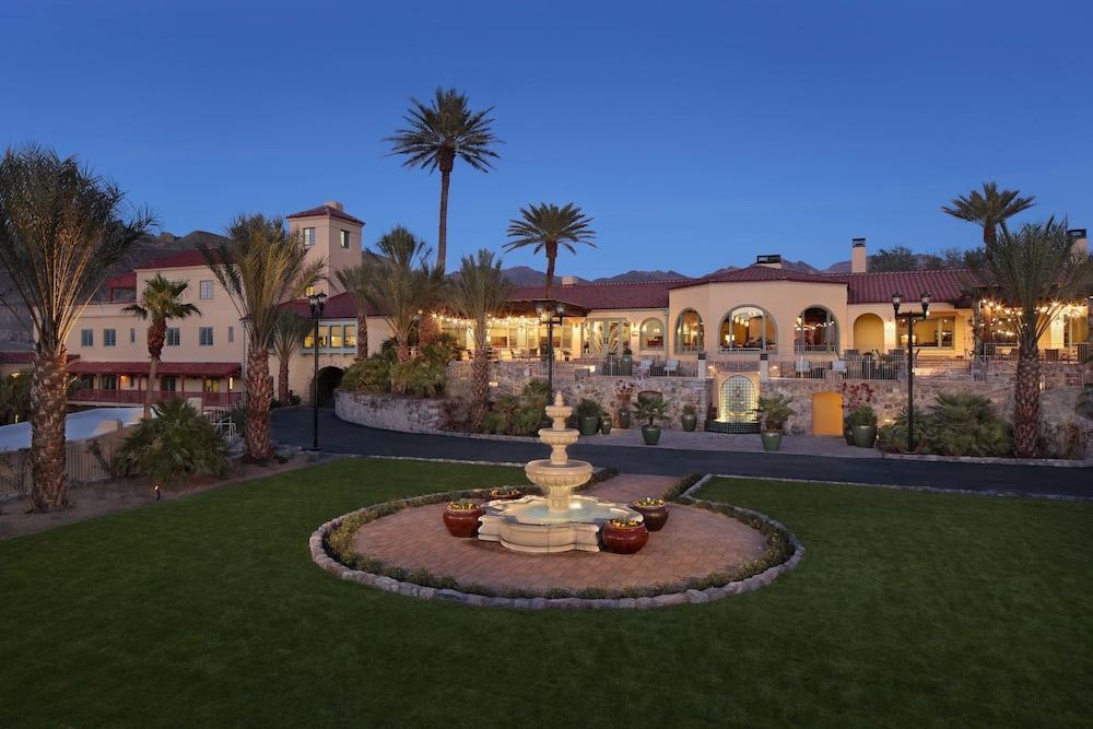 The Inn At Indian Village Екстериор снимка Fountain at the Royal Palms Resort and Spa
