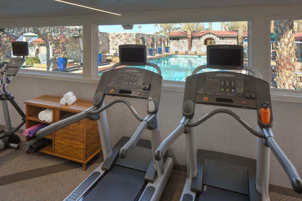 The Inn At Indian Village Екстериор снимка Treadmills in a gym