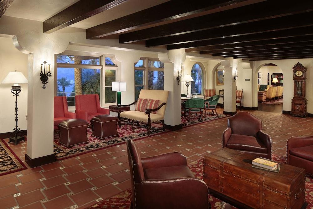 The Inn At Indian Village Екстериор снимка The lobby of the Royal Palms Resort and Spa