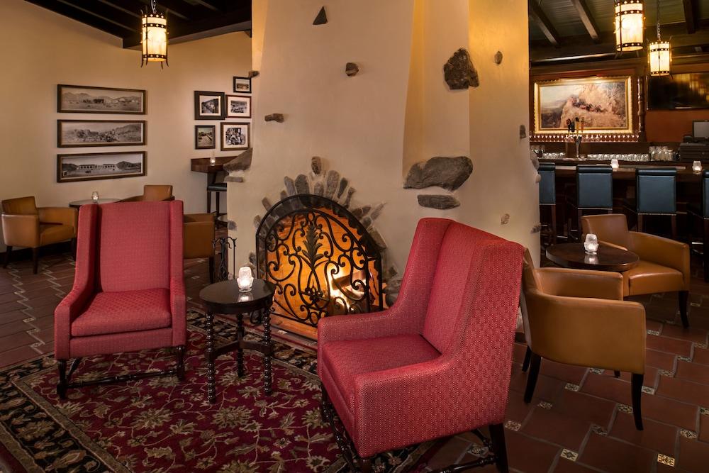 The Inn At Indian Village Екстериор снимка The lobby at the Hotel Santa Fe