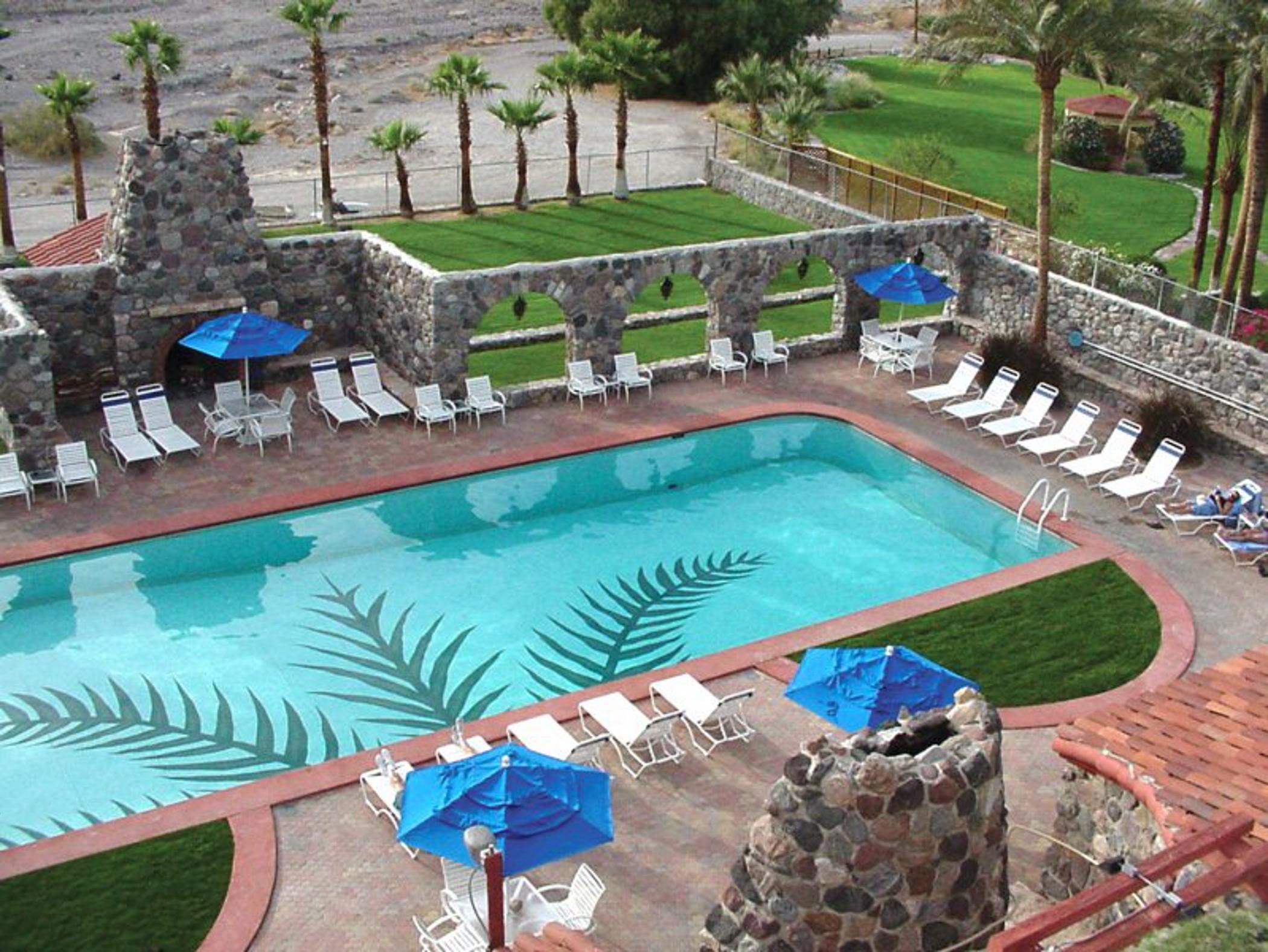 The Inn At Indian Village Екстериор снимка The swimming pool at the Inn at the Opera