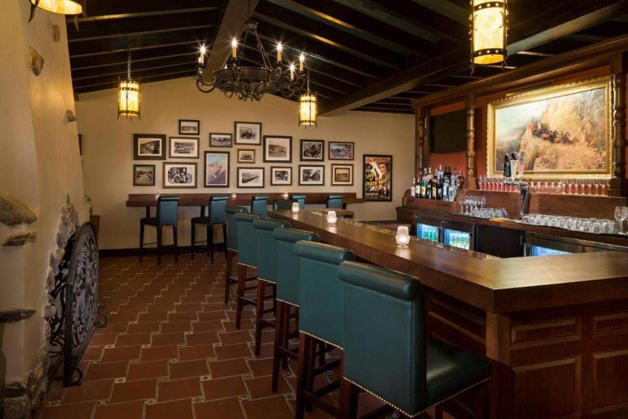 The Inn At Indian Village Екстериор снимка The bar at the Santa Barbara Club