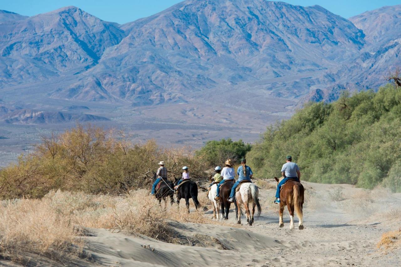 The Inn At Indian Village Екстериор снимка Horseback riders on the Old Spanish Trail
