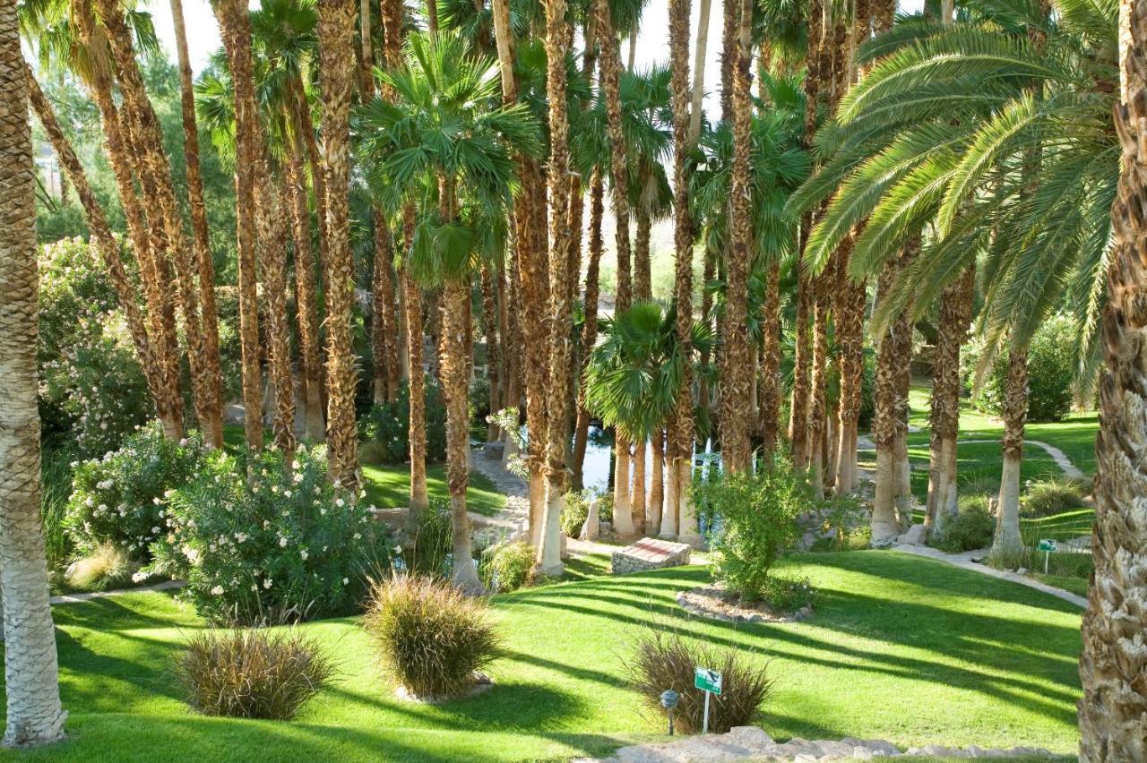 The Inn At Indian Village Екстериор снимка The grounds of the Annenberg Palm Springs Art Museum